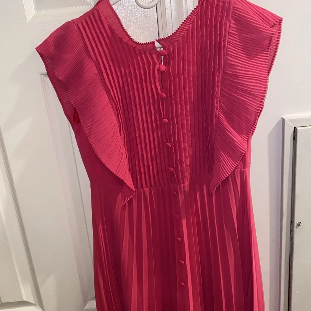 Pink dress - Picture 2 of 4